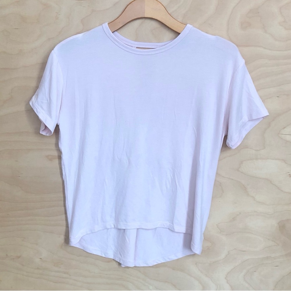 Athleta Light Pink High-Low Crewneck Tee Cut Out Back Stretch Womens XS.